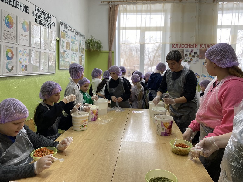 Фасовка &amp;quot;Окопной&amp;quot; картошки с грибами..